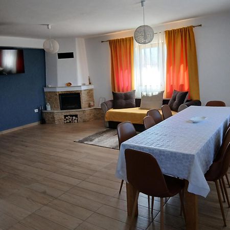 Casa Loredana Cîrţişoara Bagian luar foto