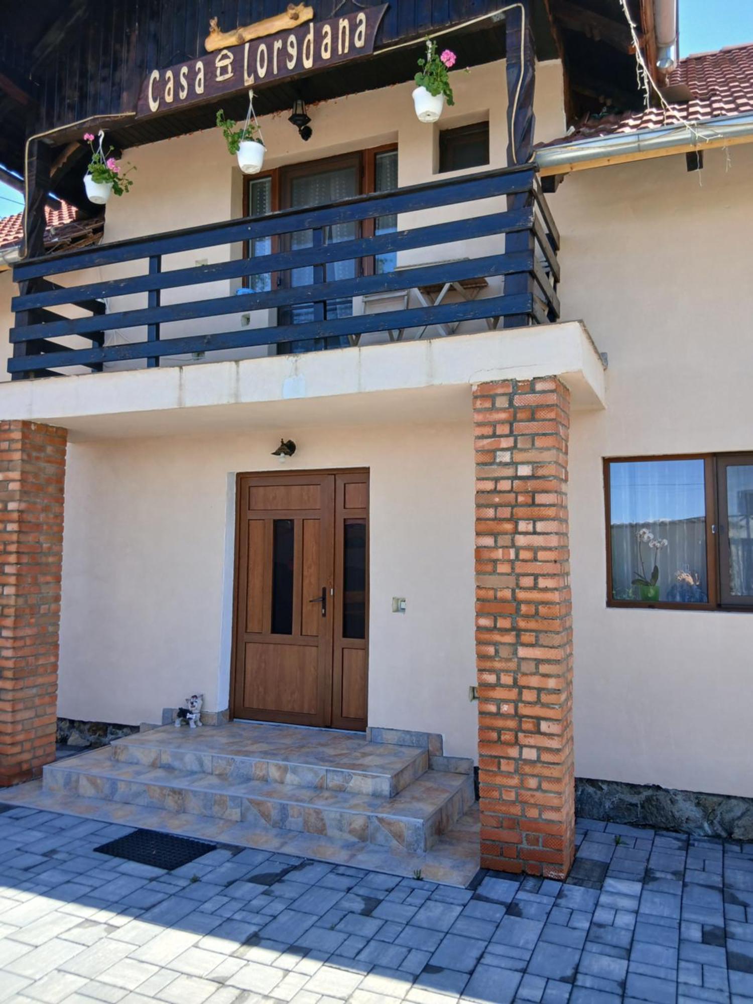 Casa Loredana Cîrţişoara Bagian luar foto